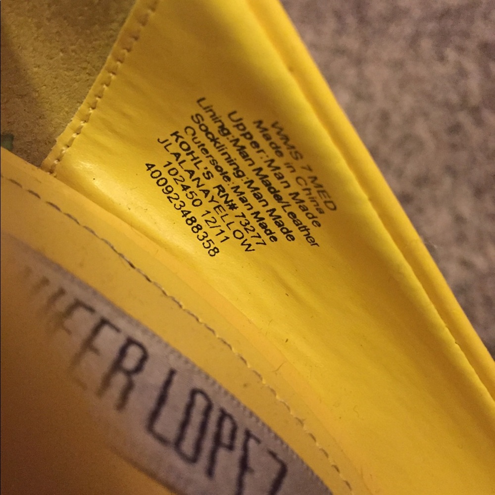 Yellow Pumps - Picture 6 of 8
